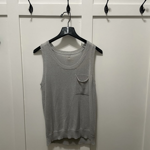 Grey sleeveless sweater‎ top, Size Medium. Amazon purchase